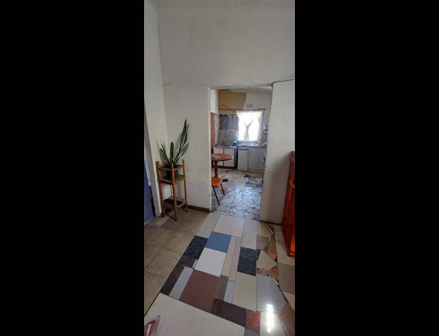 2 BEDROOM HOUSE FOR SALE IN EASTRIDGE